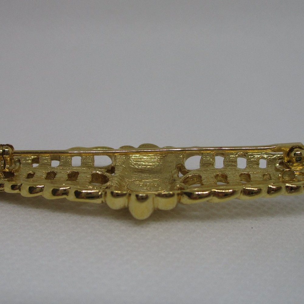 Trifari Gold Tone Rounded Rectangle Shape Brooch Pin - Picture 7 of 7